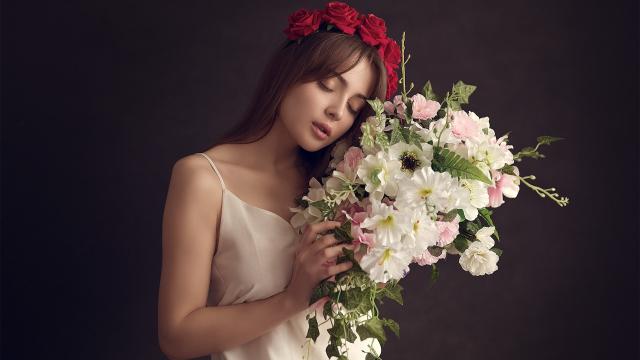 孤军作战的意思(求：兼而有之、孤军分战、黎明百姓的解释？)