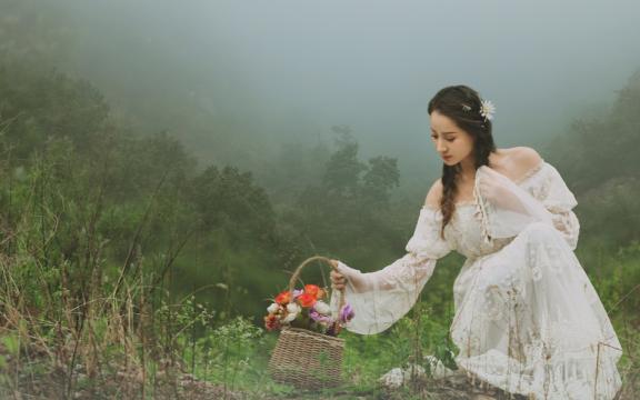 好听干净的文案(干净又撩人文案短句霸气？)