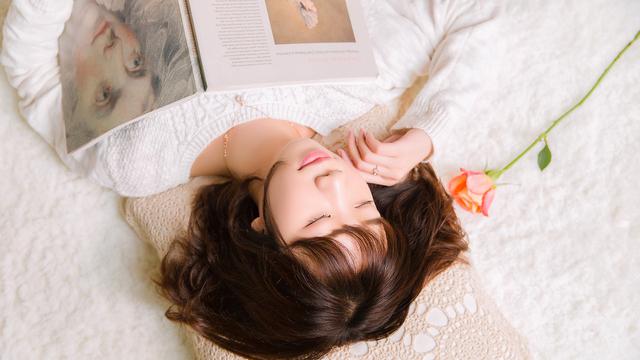 花自飘零水自流全诗(花自飘零水自流下一句？)