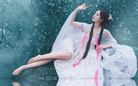 趾高气扬的近义词(趾高气昂的近义词)