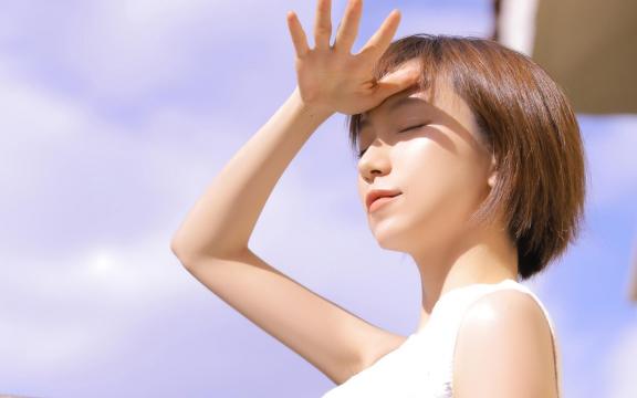浊酒一杯余生不悲不喜(《一曲相思》的歌词是什么？)