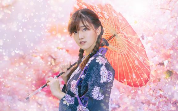 蜂拥而上(蜂拥而上的意思是什么？)