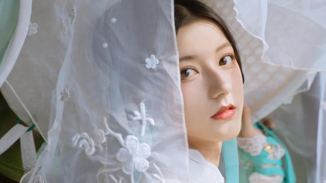 娄艺潇个人资料(娄艺潇演过的所有片子？)