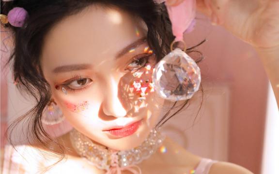 借问梅花何处落(借问梅花何处落,风吹一夜满关山)
