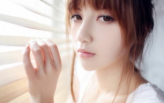 孤军作战的意思(求：兼而有之、孤军分战、黎明百姓的解释？)