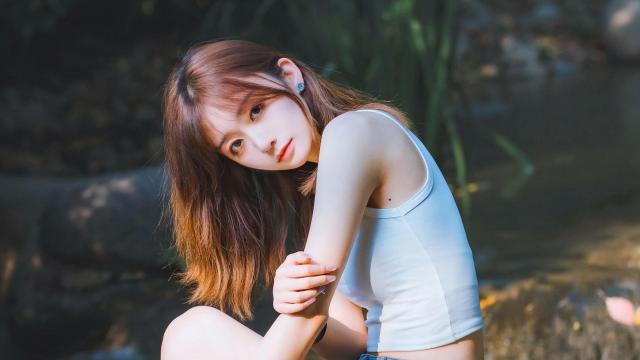 月出于东山之上的于(月出于东山之上徘徊于斗牛之间的意思)
