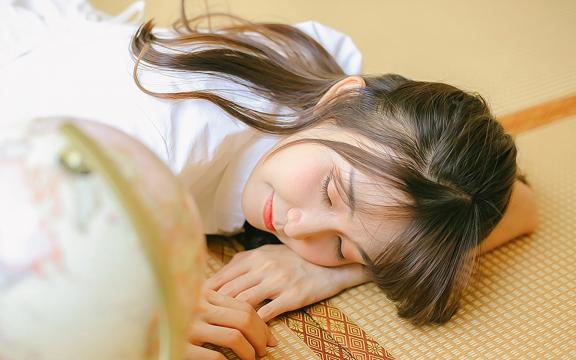 何时眼前突兀见此屋(何时眼前突兀见此屋体现什么情怀？)