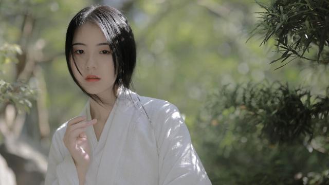 天鹅公主(谁讲一下天鹅公主奥罗拉的故事？)