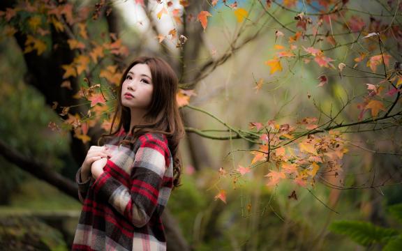 天鹅公主(谁讲一下天鹅公主奥罗拉的故事？)