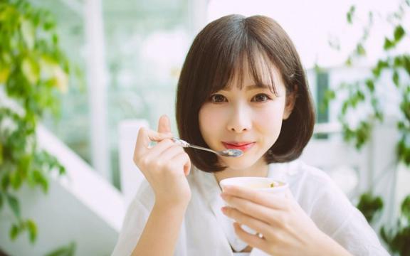 天鹅公主(谁讲一下天鹅公主奥罗拉的故事？)
