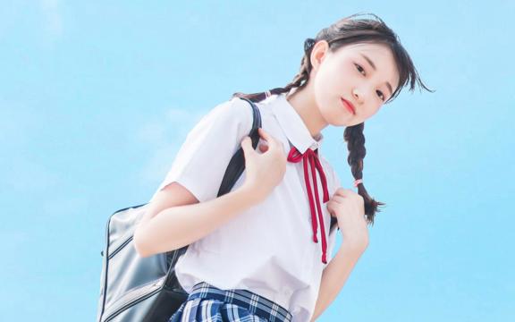 天鹅公主(谁讲一下天鹅公主奥罗拉的故事？)