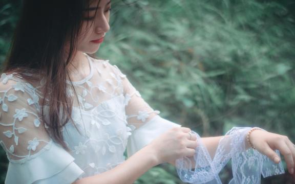 心理描写的句子(描写.人物心理活动的句子)