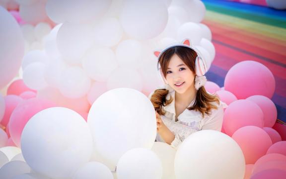 我笑青山多妩媚(我见青山多妩媚是什么意思？)
